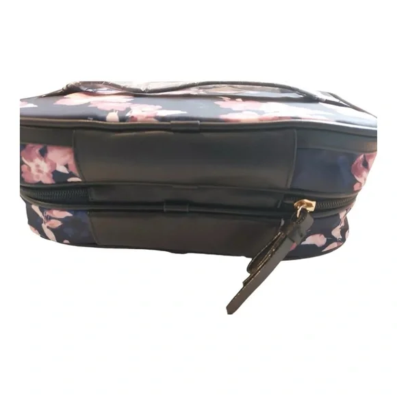 Victoria’s Secret The Getaway Weekender Overnight LIMITED EDITION Travel Bag Set - Picture 14 of 14